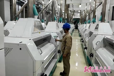 戰(zhàn)疫 濟寧在行動|兗州這家企業(yè)6天投放市場2200噸面粉 糧油